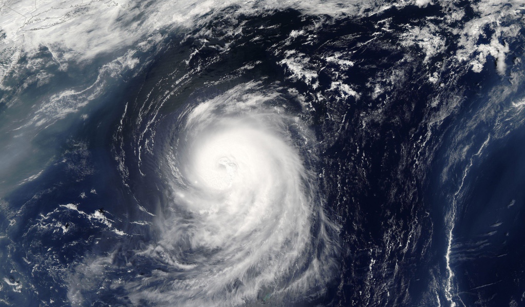 Вид на циклон из космоса