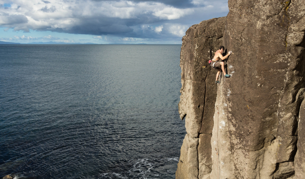 Экстремальный спорт на скале