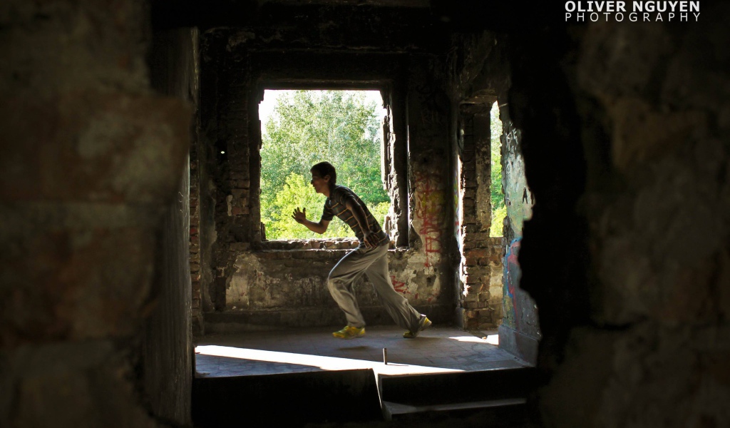 Паркур среди развалин