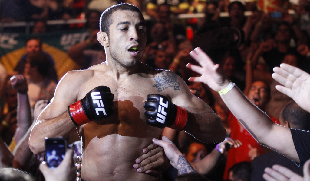 Популярный UFC боец Хосе Альдо