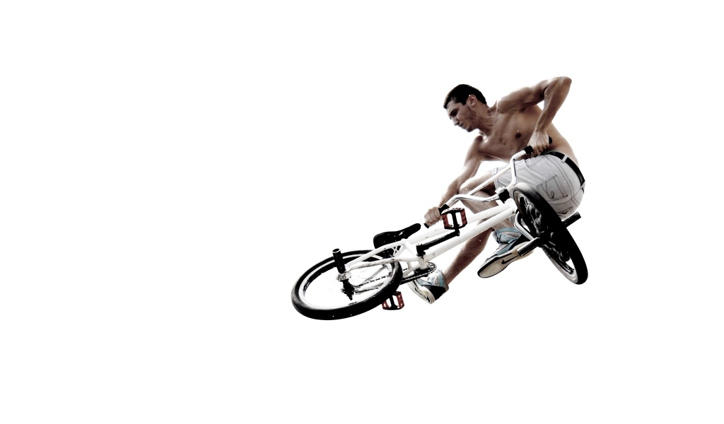 Велосипедист на белом фоне