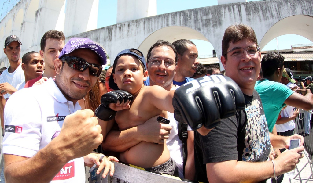 Известный UFC боец Хосе Альдо