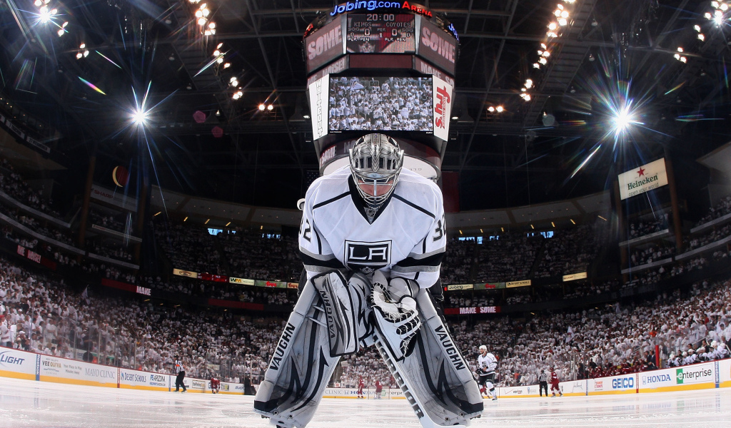 Best Hockey player Jonathan Quick on the ice