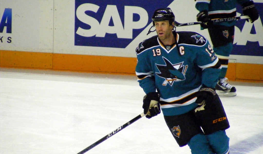 Известный игрок НХЛ Джо Торнтон