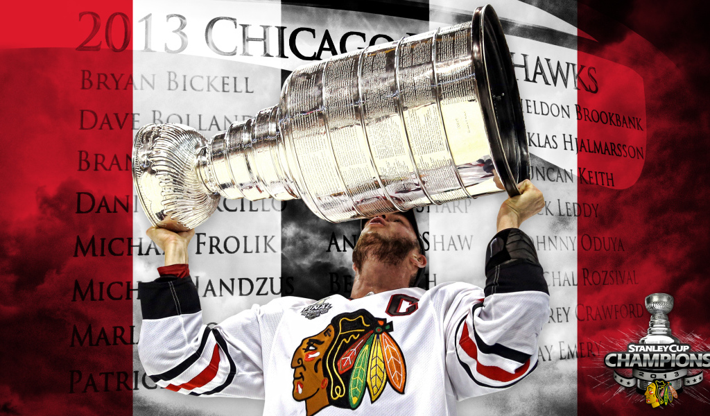 Хоккеист Джонатан Тэйвз и его трофей