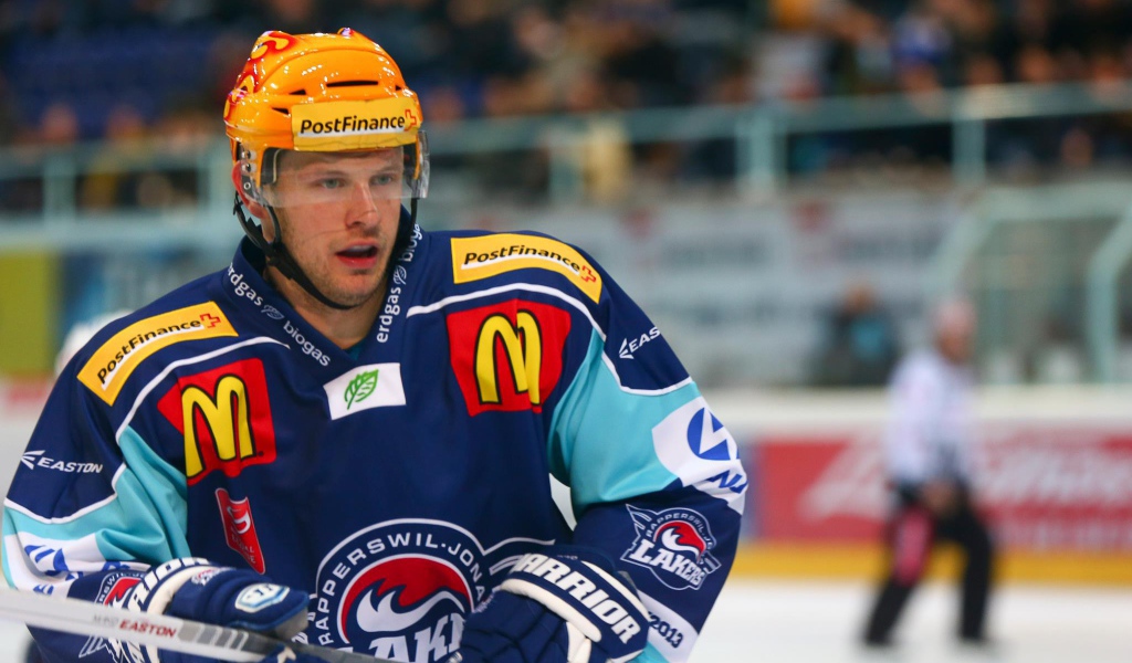 Хоккеист Оттавы Джейсон Спецца