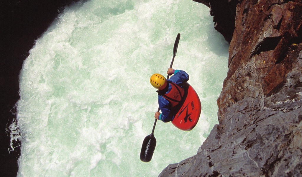 Спуск по горной реке