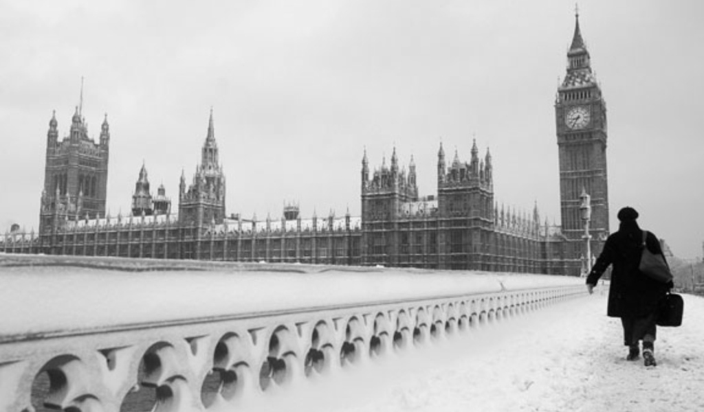 Snow in London Big Ben