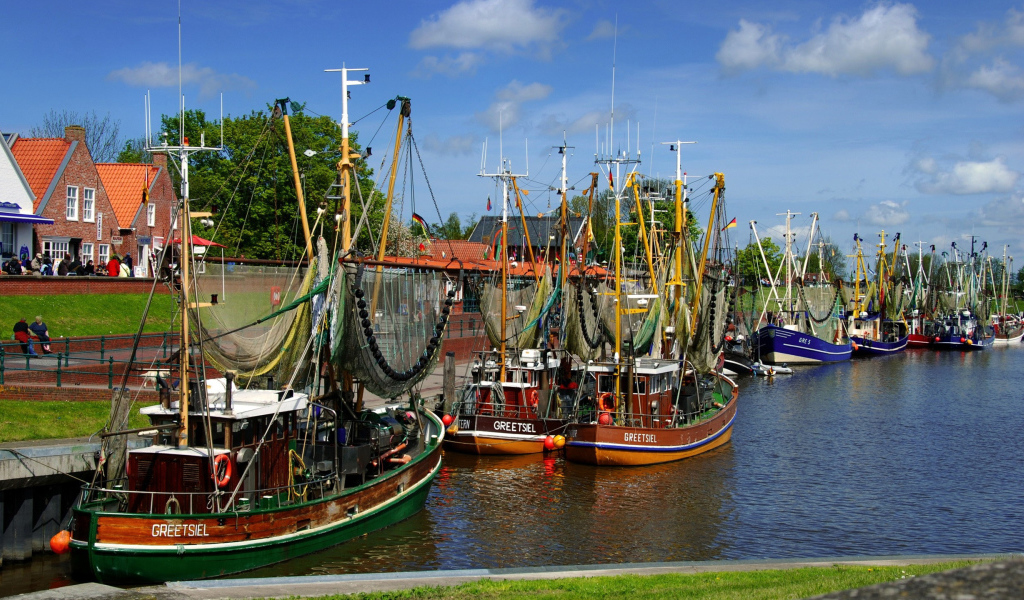 Лодки у причала