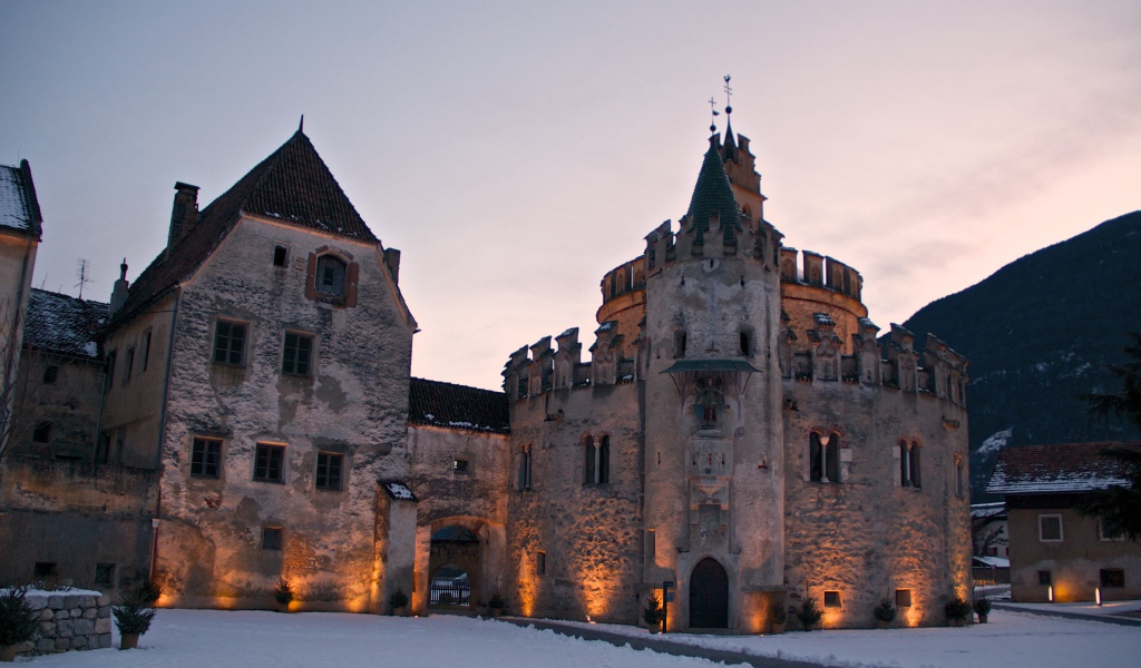 Замок в городе Нойштифт, Австрия