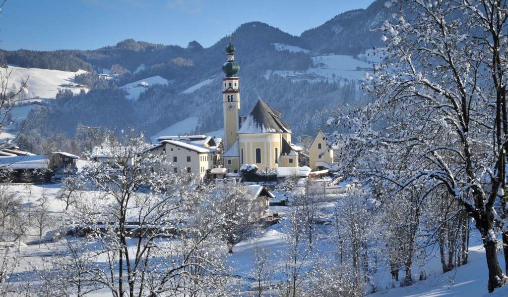 Церковь на курорте Тельфс-Бюхен, Австрия