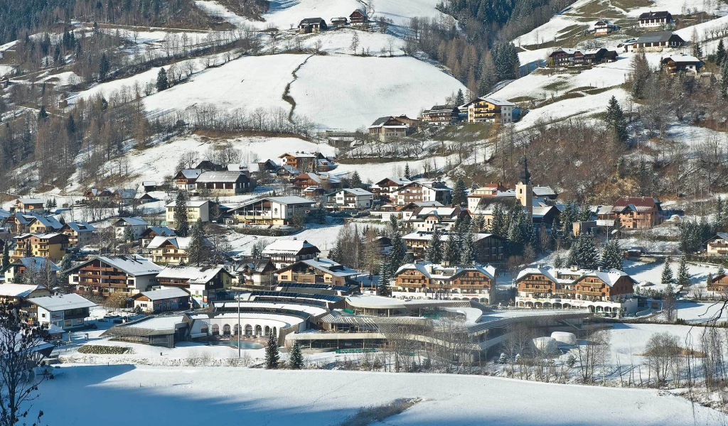 Город на горнолыжном курорте Бад Кляйнкирххайм, Австрия