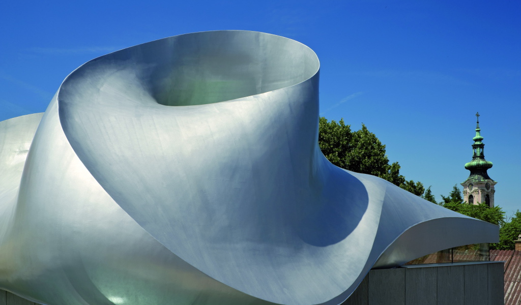 Современная скульптура в городе Гайнберг, Австрия
