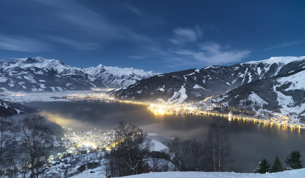 Вечернее сияние на курорте Цель-ам-Зее, Австрия