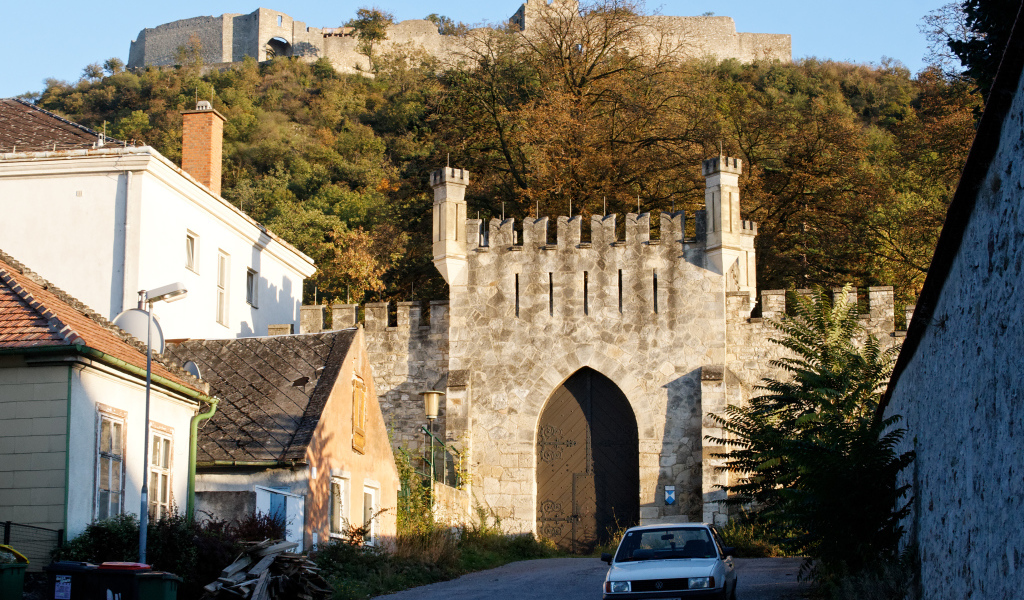Ворота крепости в городе Гайнберг, Австрия