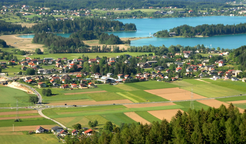 Город на курорте Фаакер-Зее, Австрия