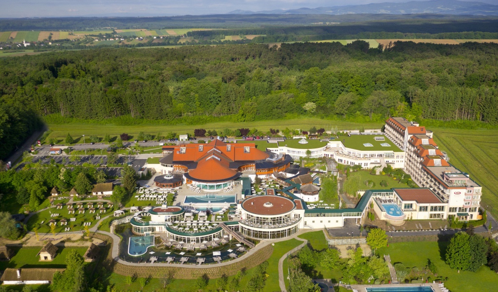 Панорама на курорте Бад Татцмансдорф, Австрия