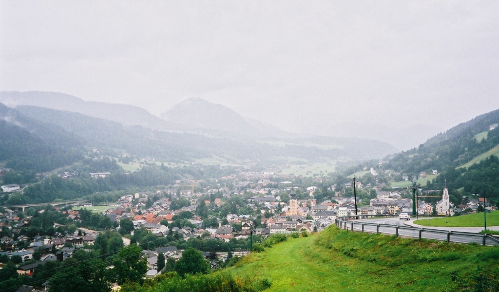 Панорама города на горнолыжном курорте Шладминг, Австрия