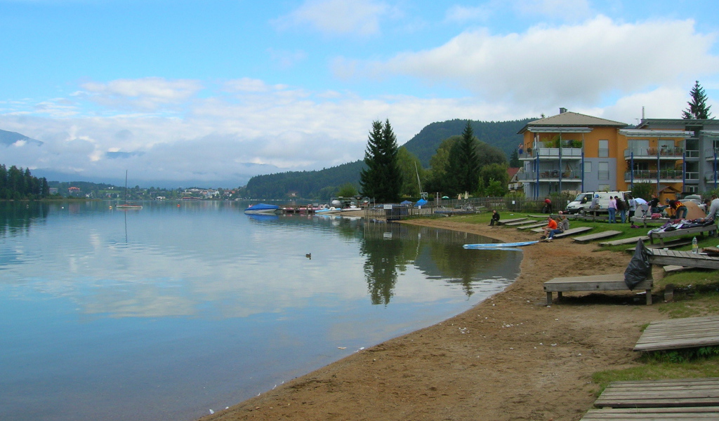 Пляж на курорте Фаакер-Зее, Австрия