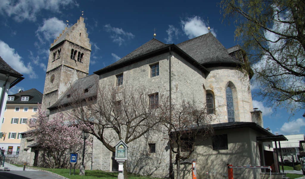 Старинная церковь на курорте Цель-ам-Зее, Австрия