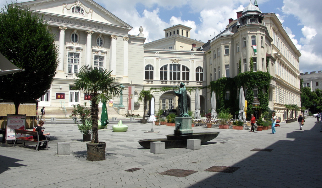 Городская площадь на курорте Баден, Австрия