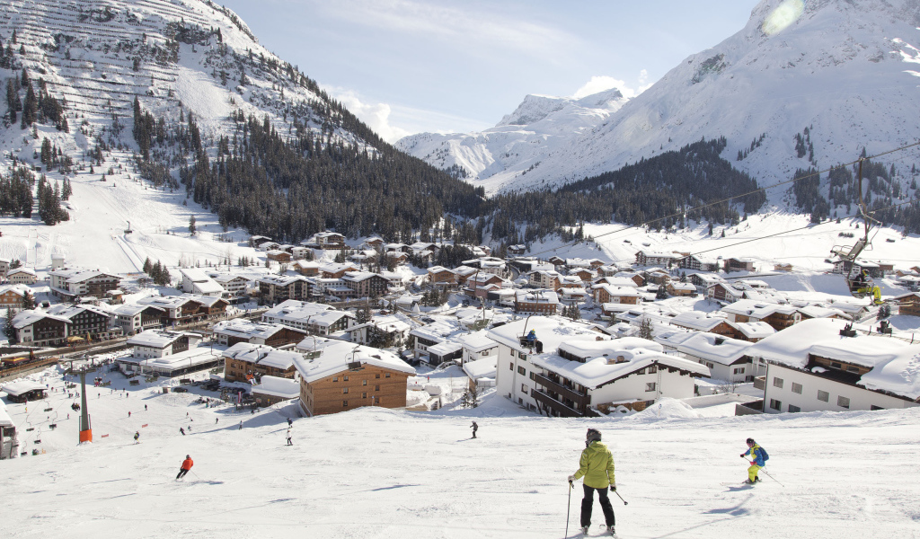 Зимний пейзаж на горнолыжном курорте Лех, Австрия
