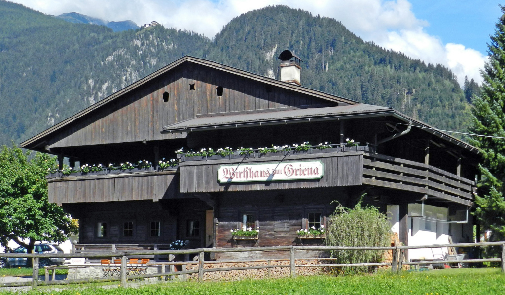 Деревянное здание на горнолыжном курорте Майрхофен, Австрия