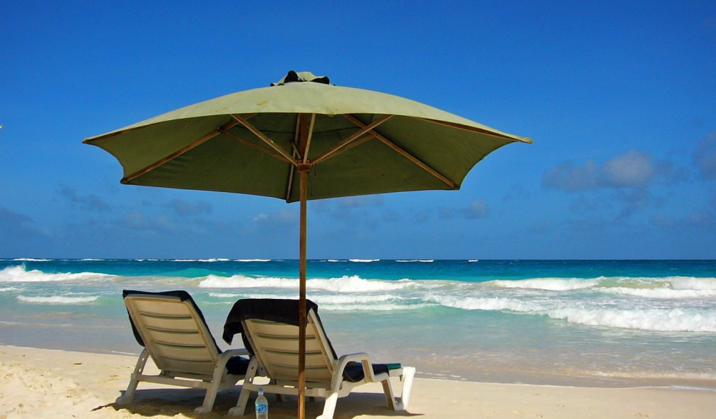 Место для загара на пляже в Барбадосe