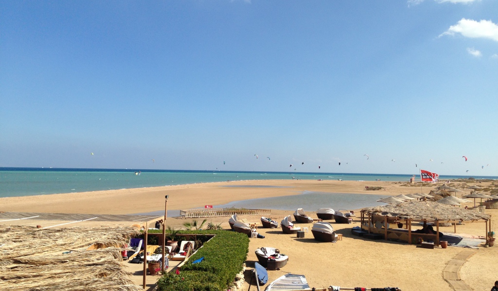 Золотой пляж на курорте Эль Гуна, Египет