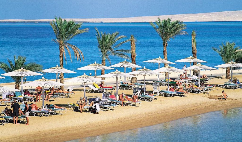 Золотой пляж на курорте Хургада, Египет