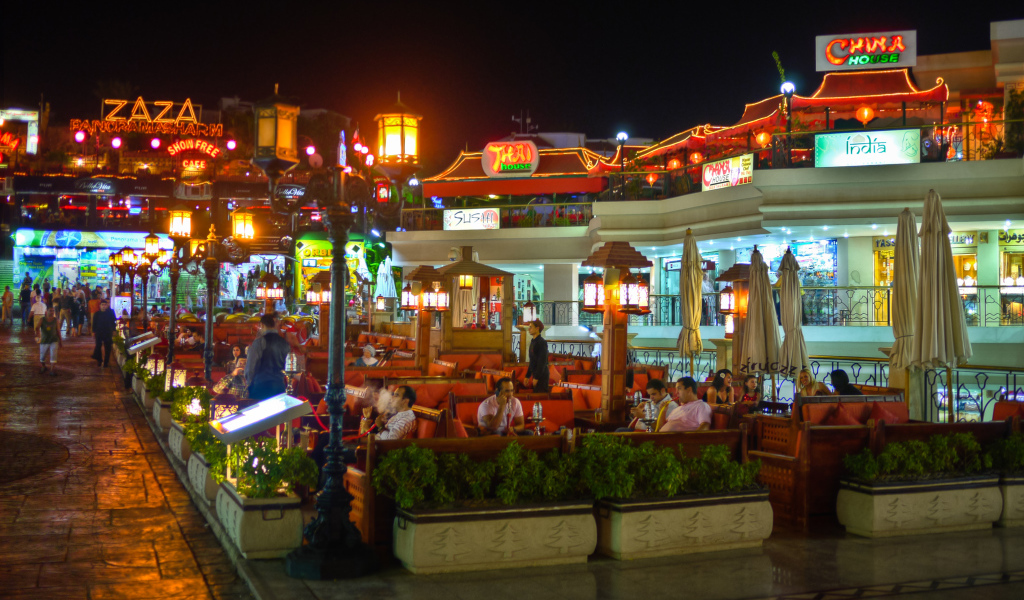 Ночные огни на курорте Шарм эль Шейх, Египет