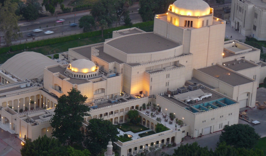 Здание оперы в Каире