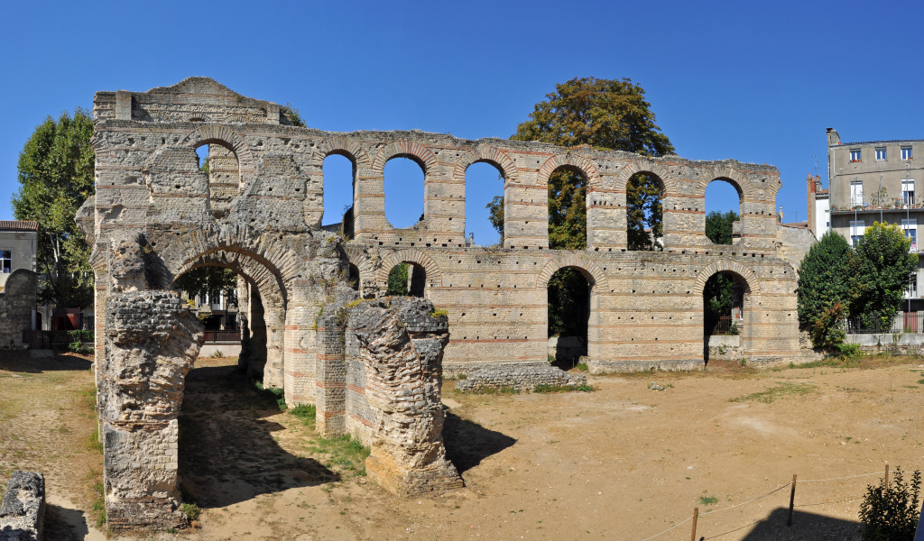 Старинные развалины в Бордо, Франция