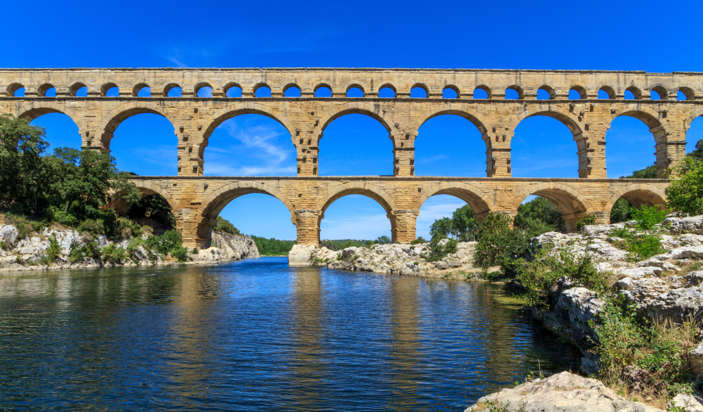 Акведук в Провансе, Франция