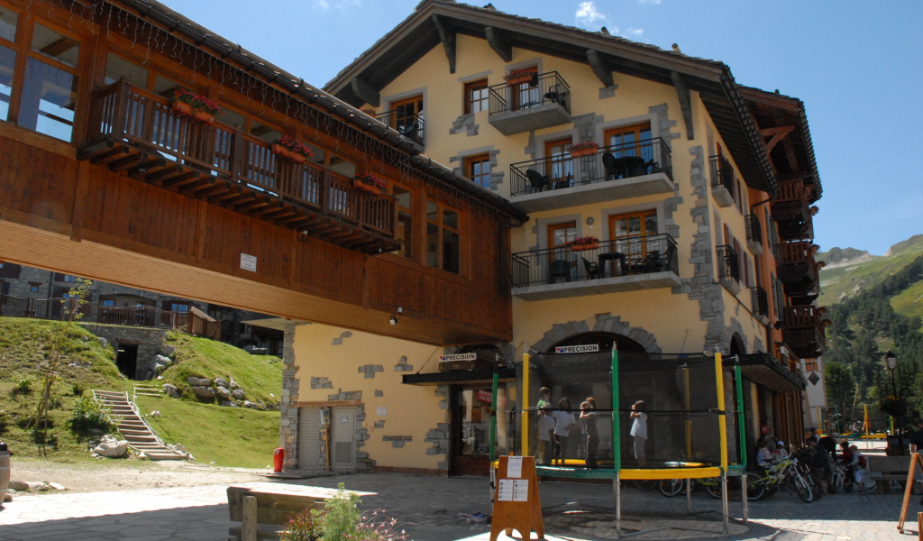 Арка на горнолыжном курорте Лез Арк, Франция