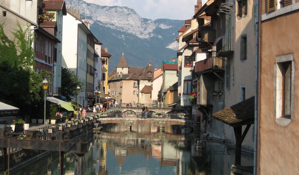 Канал в городе Аннеси, Франция