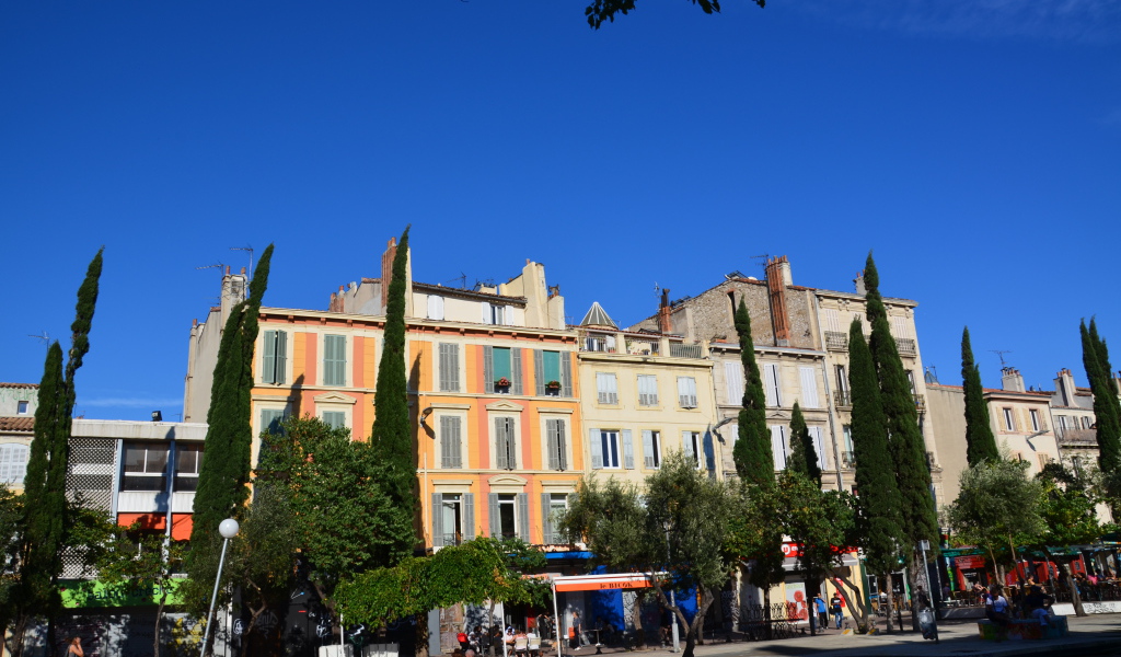 Городская улица в городе Марсель, Франция