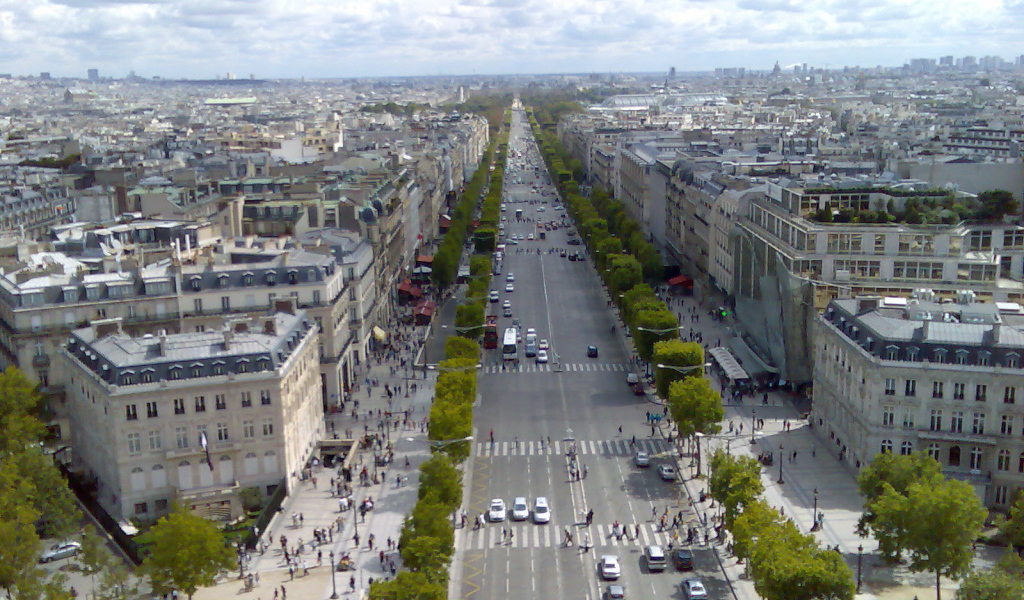 Городская улица в Париже, Франция
