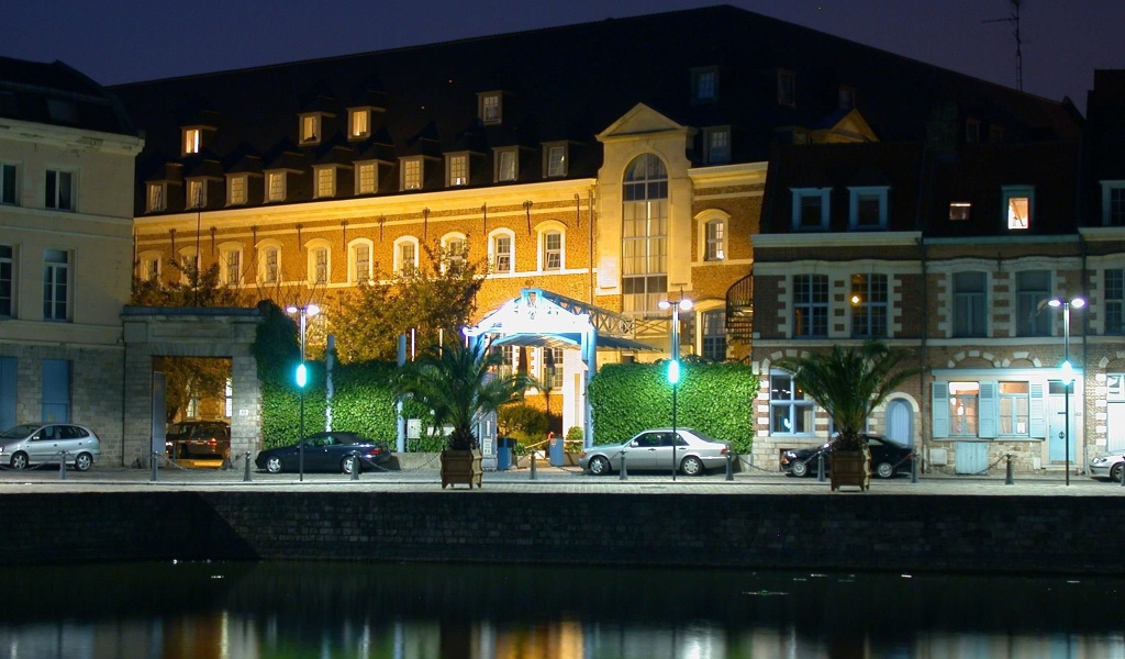 Набережная в городе Лилль, Франция