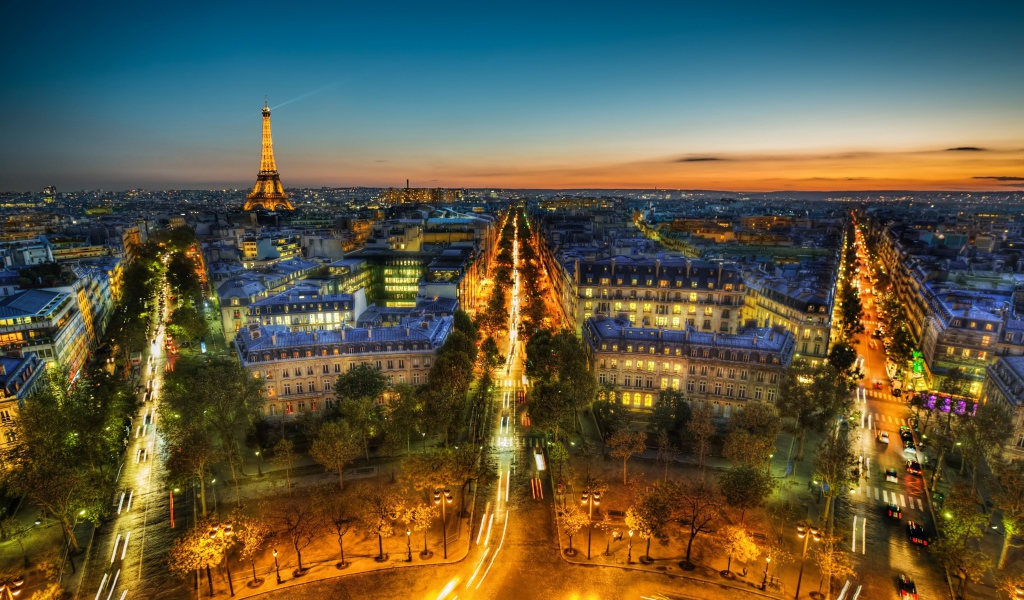 Вечернее сияние в Париже, Франция