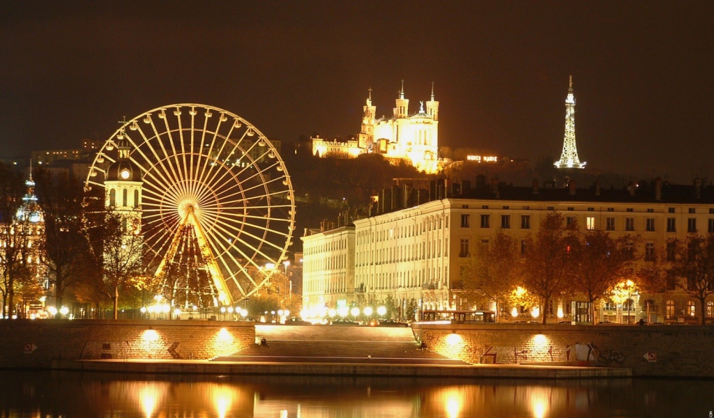 Колесо обозрения в городе Лион, Франция