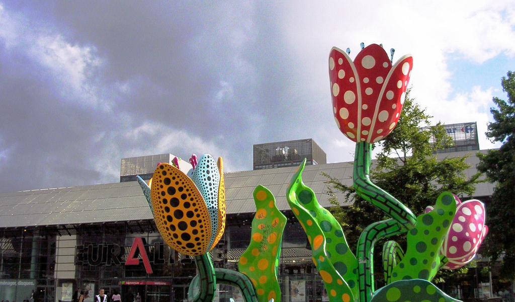 Цветочная скульптура в городе Лилль, Франция