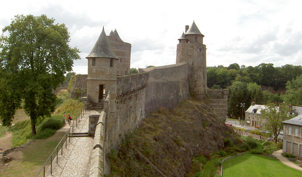 Крепостные стены в Бретань, Франция