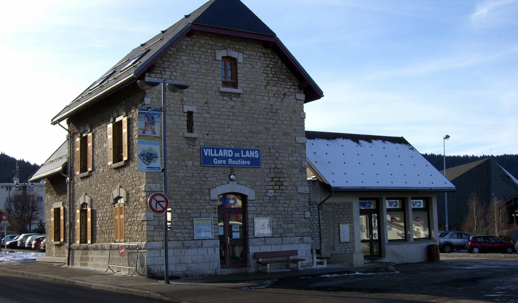 Старинное здание на курорте Виллар-де-Ланс, Франция