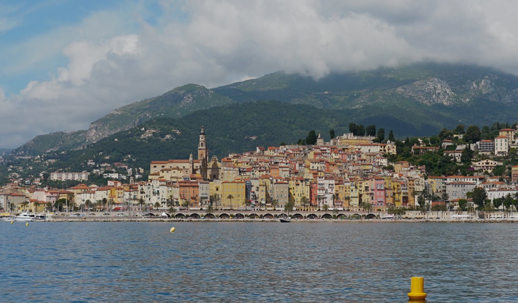 Город на курорте Сен-Жан-Кап-Ферра, Франция