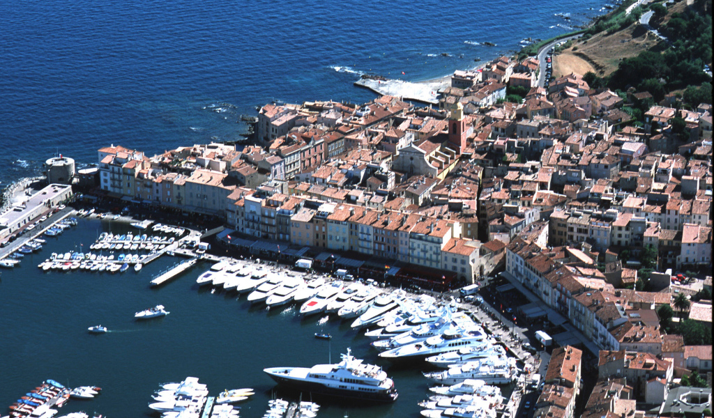 Город на курорте Сен-Тропе, Франция