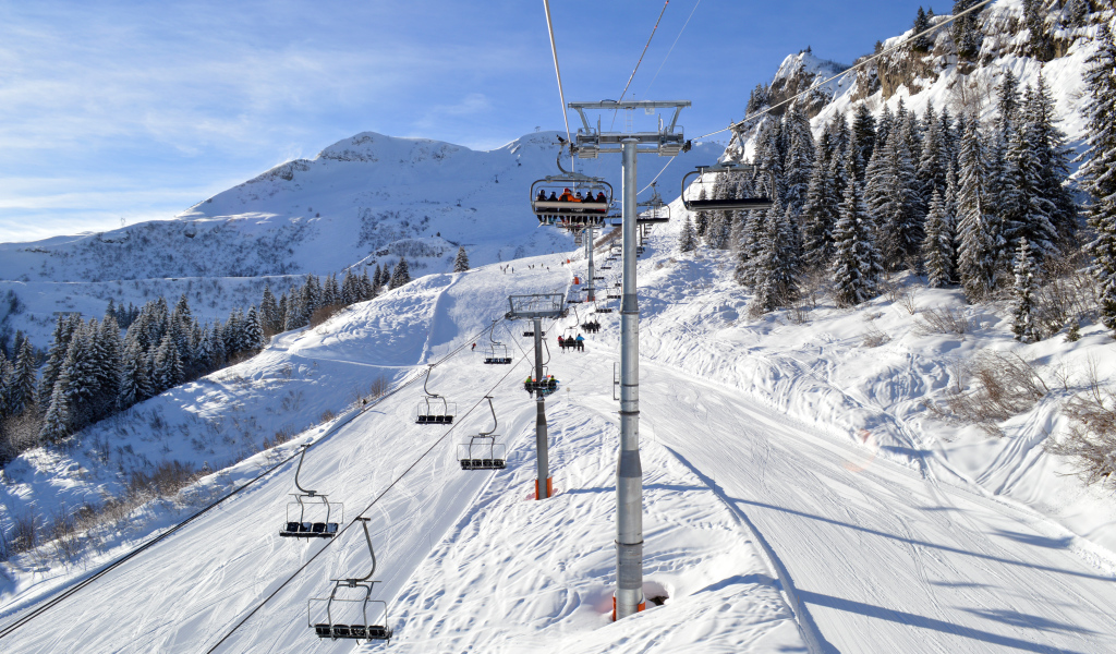 Подъемник на горнолыжном курорте Самоен, Франция