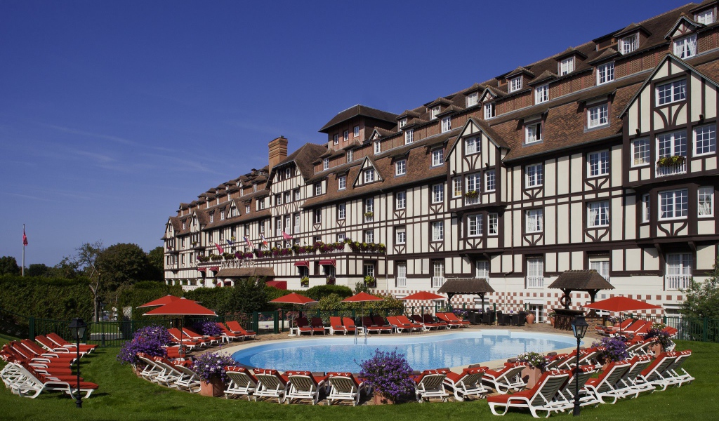 Роскошный отель на курорте Довиль, Франция