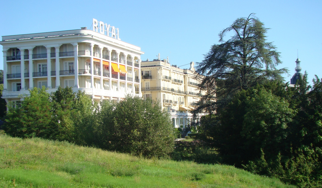 Роскошный отель на курорте Эвиан, Франция