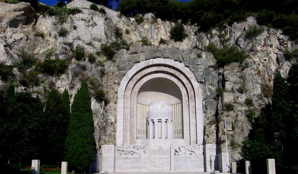Памятник в городе Ницца, Франция